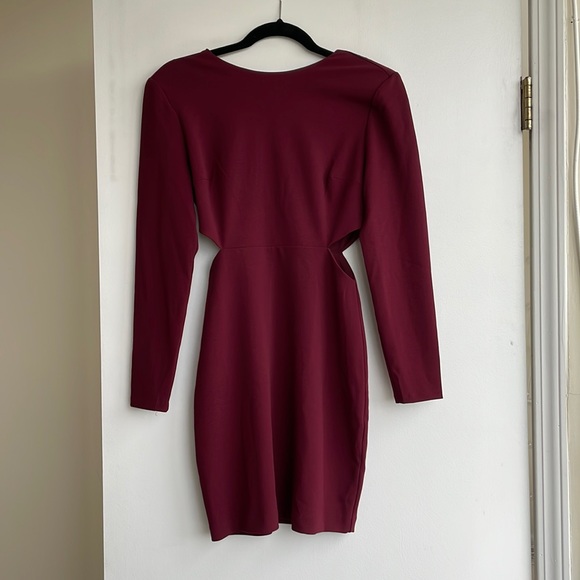 Maroon tight fancy mini dress! There are cute open parts on the side - Picture 2 of 3
